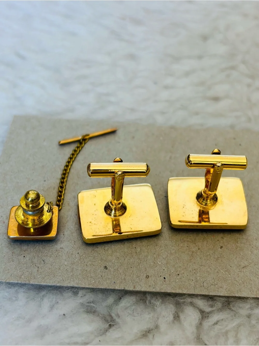 Cartier 2C Bordeaux Gold Set of  Tie pin & Cufflinks 1” x .75”